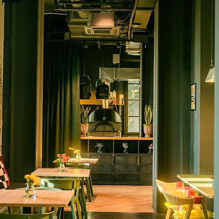 Отель The Social Hub Lavagnini 4*
