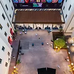 The Social Hub Lavagnini 酒店 4*